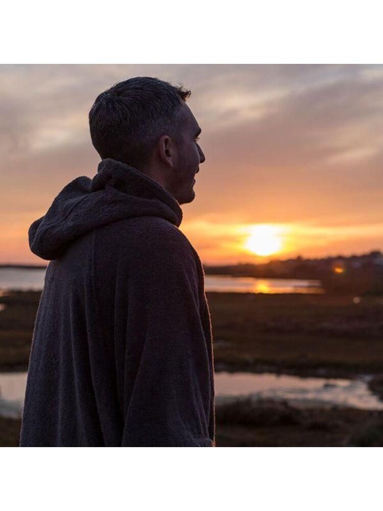 Red Original poncho sive barve